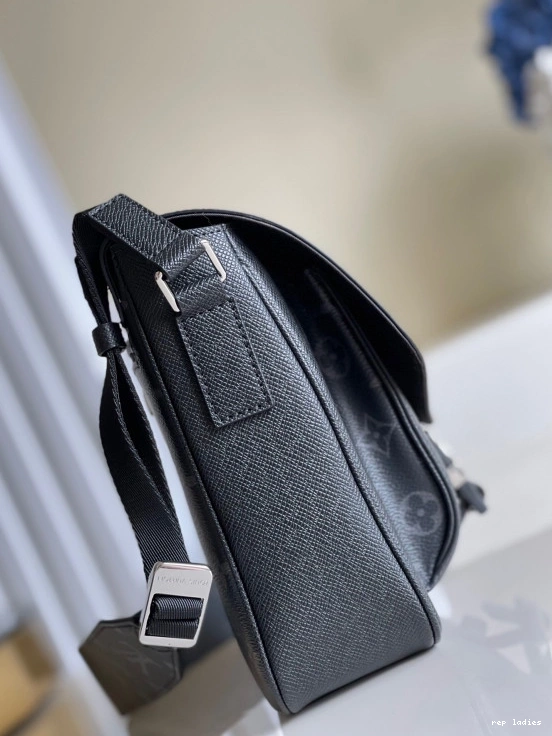Cheap NEW LOUIS MESSENGER VUITTON 0708